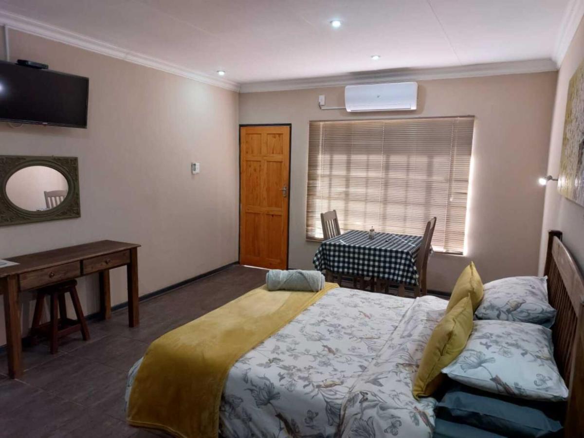 Wisteria Lane Guesthouse Postmasburg Kültér fotó