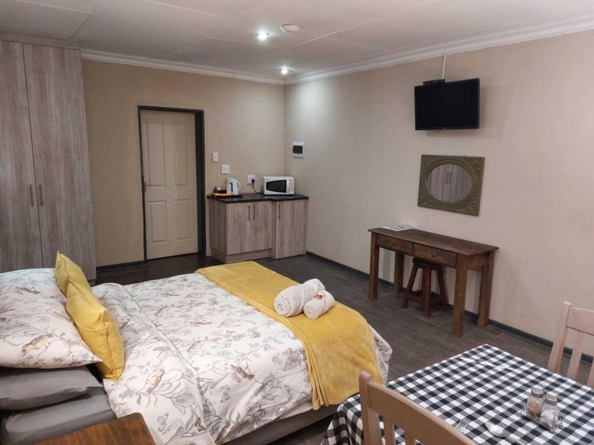 Wisteria Lane Guesthouse Postmasburg Kültér fotó